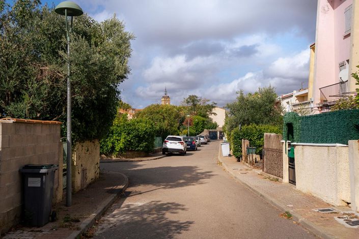 Image No.17-2 Bed House for sale