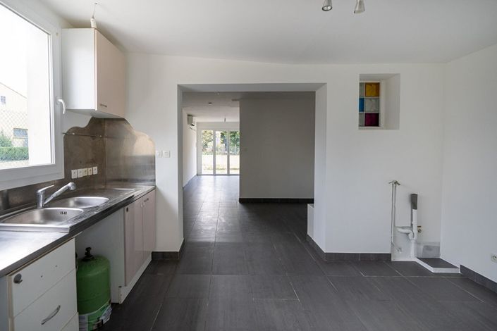 Image No.8-2 Bed House for sale