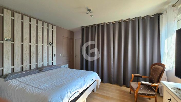 Image No.11-3 Bed House for sale