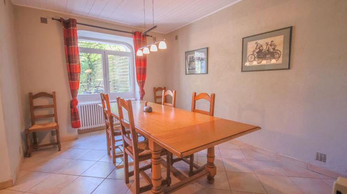 Image No.10-5 Bed Property for sale