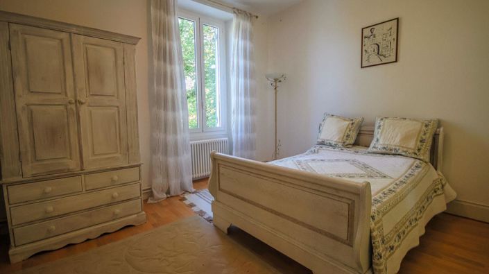 Image No.11-5 Bed Property for sale