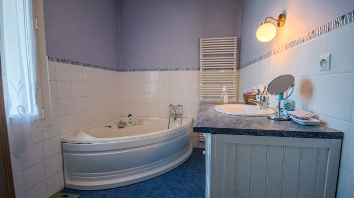 Image No.17-5 Bed Property for sale