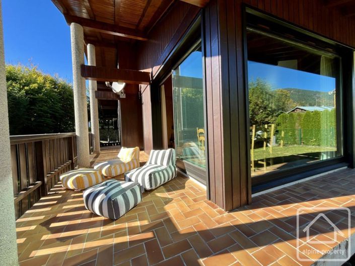 Image No.14-5 Bed Property for sale