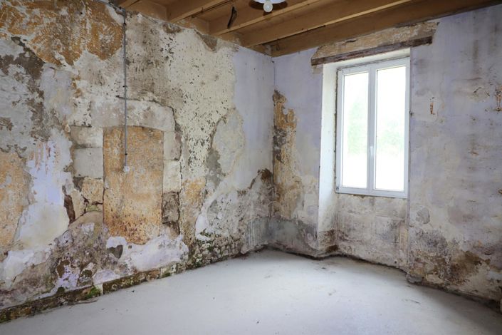 Image No.10-6 Bed House for sale