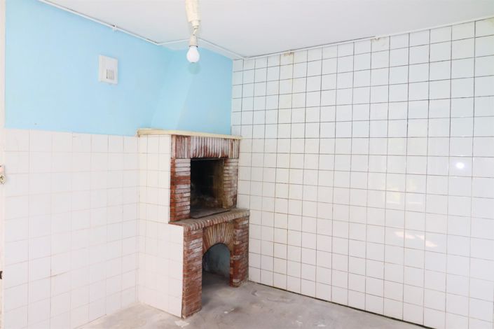 Image No.13-6 Bed House for sale