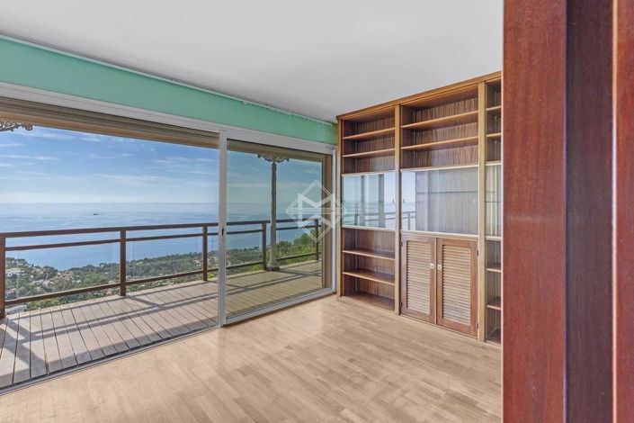 Image No.12-4 Bed House for sale