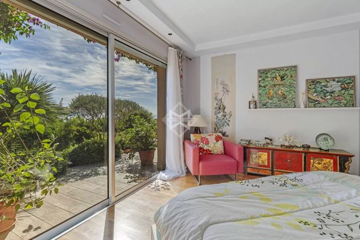 Image No.8-7 Bed House for sale