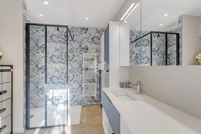 Image No.14-6 Bed House for sale