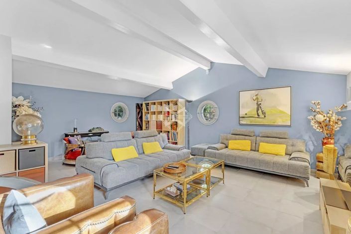 Image No.7-6 Bed House for sale