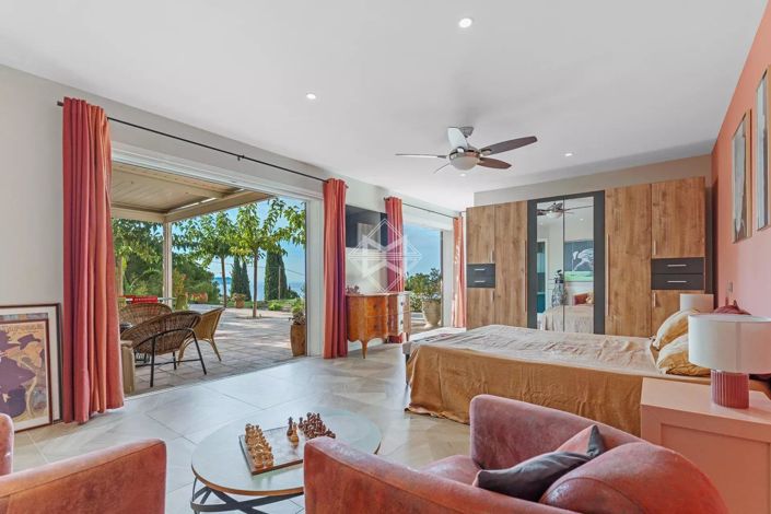 Image No.9-6 Bed House for sale