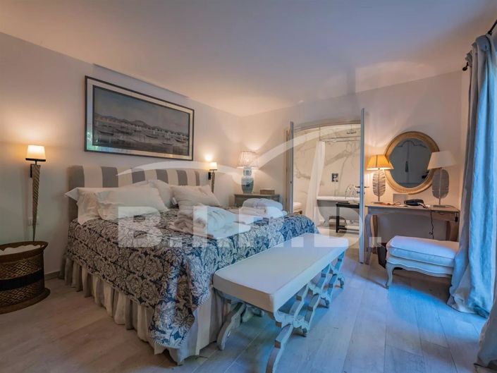 Image No.11-7 Bed House for sale