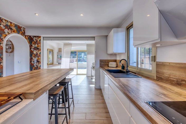 Image No.12-6 Bed House for sale