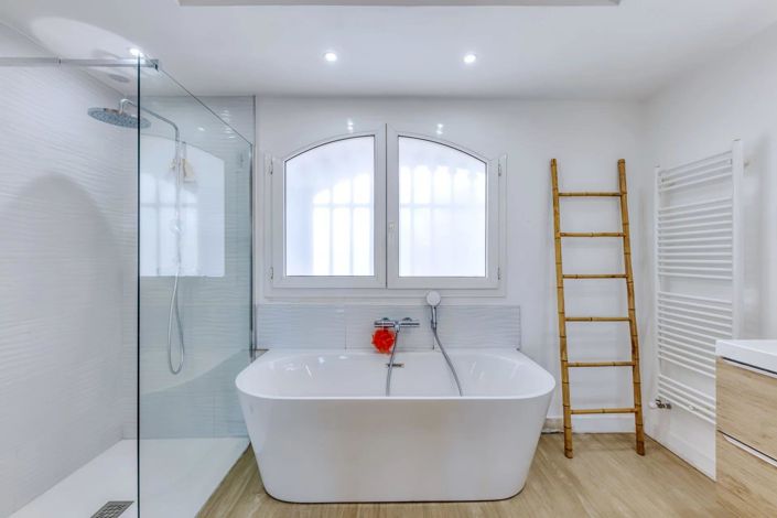 Image No.16-6 Bed House for sale