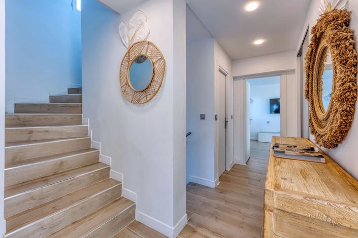 Image No.20-6 Bed House for sale