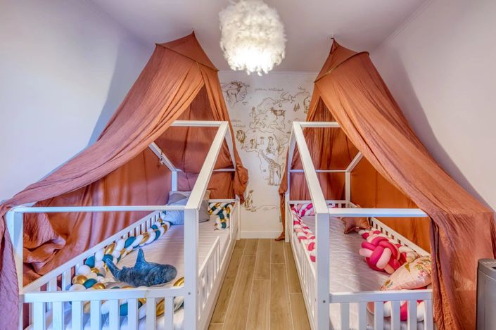 Image No.21-6 Bed House for sale