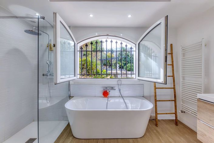 Image No.40-6 Bed House for sale