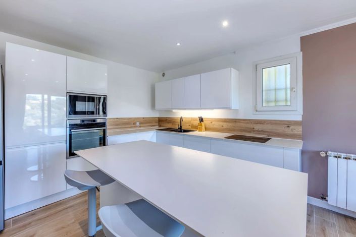 Image No.47-6 Bed House for sale