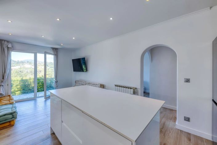 Image No.49-6 Bed House for sale