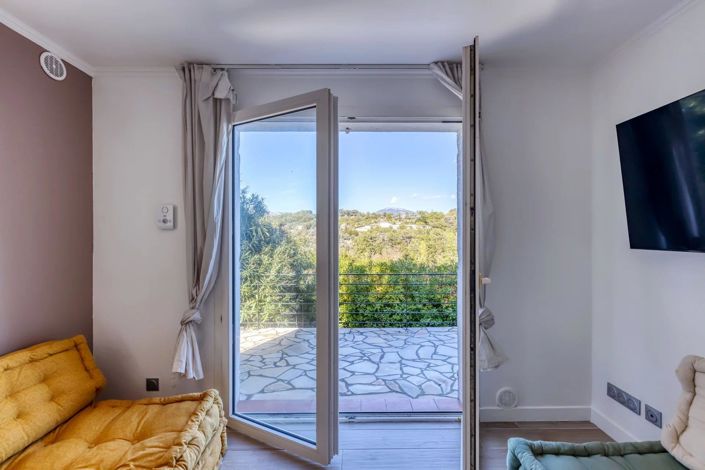 Image No.50-6 Bed House for sale