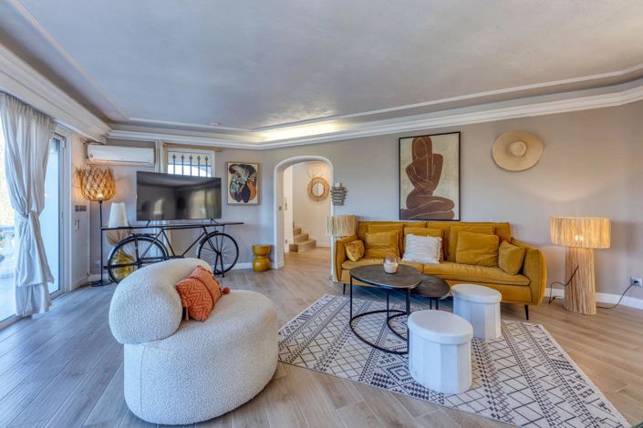 Image No.6-6 Bed House for sale