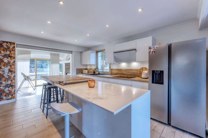 Image No.9-6 Bed House for sale