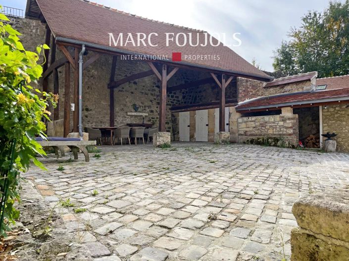 Image No.6-8 Bed House for sale