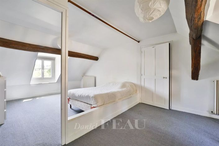 Image No.11-10 Bed House for sale