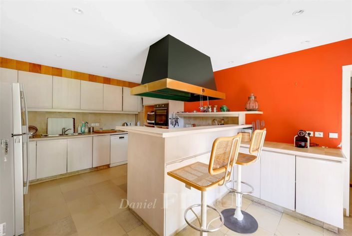 Image No.5-10 Bed House for sale