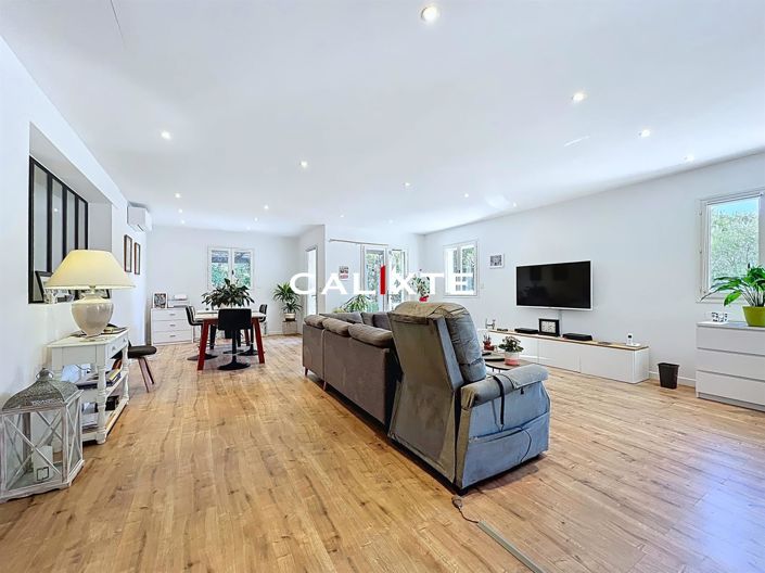 Image No.1-3 Bed House for sale