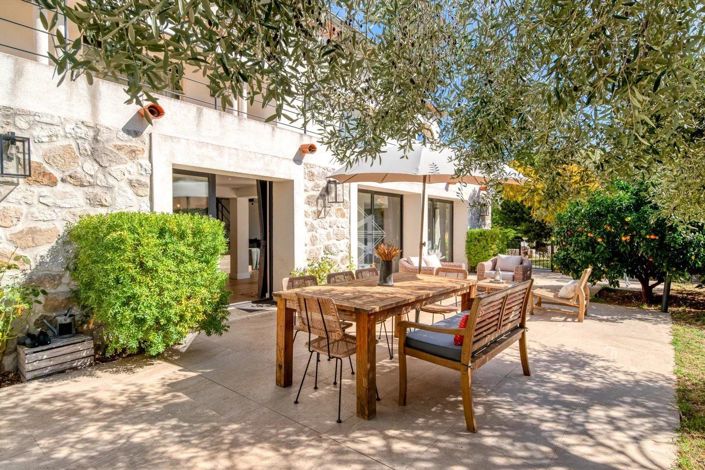 Image No.4-9 Bed House for sale