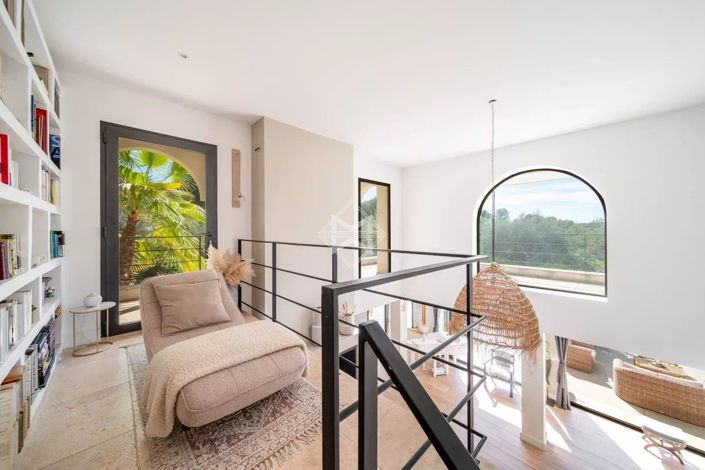 Image No.7-9 Bed House for sale