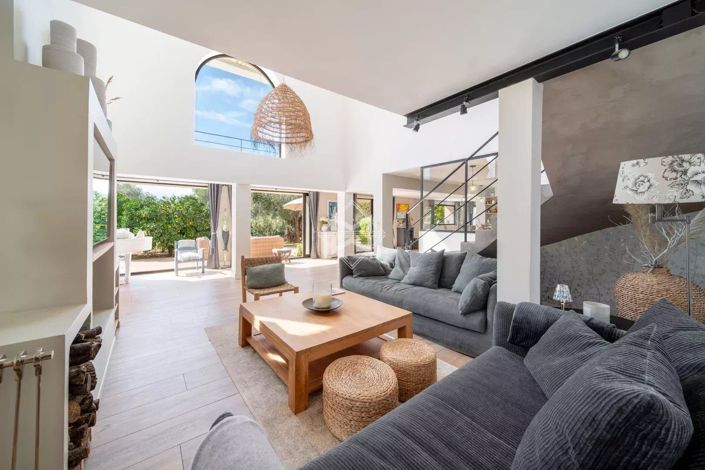 Image No.8-9 Bed House for sale