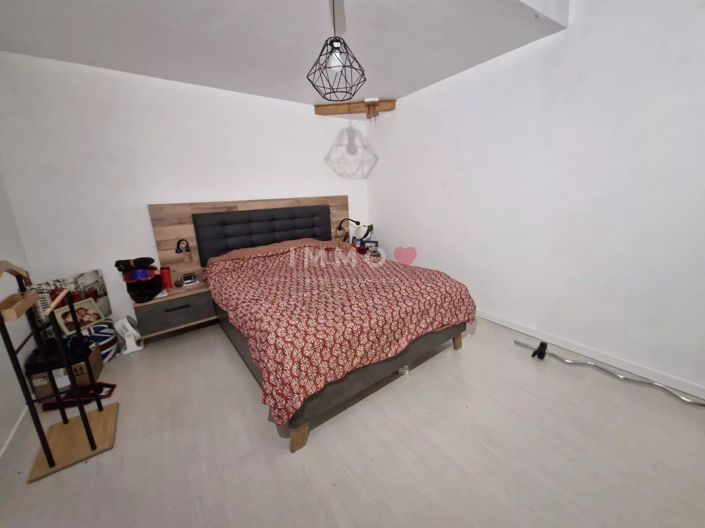 Image No.7-4 Bed House for sale