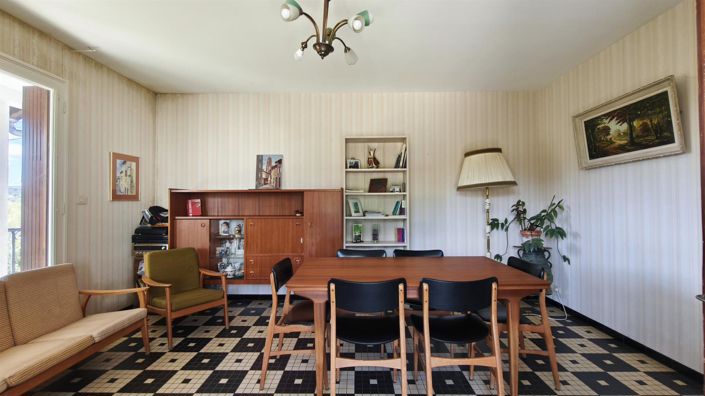 Image No.8-4 Bed House for sale