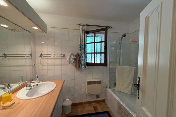 Image No.9-2 Bed House for sale