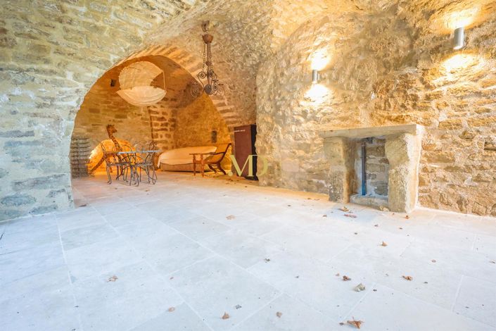 Image No.10-3 Bed House for sale