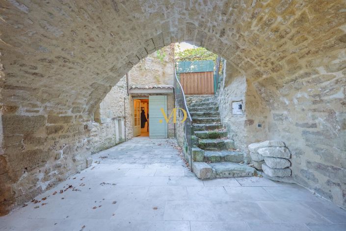 Image No.11-3 Bed House for sale