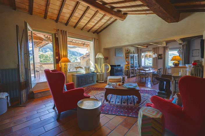 Image No.6-3 Bed House for sale