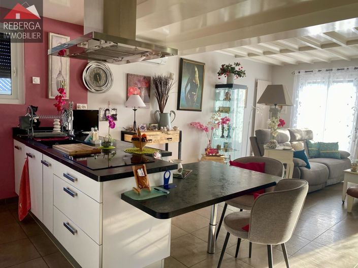 Image No.3-4 Bed House for sale