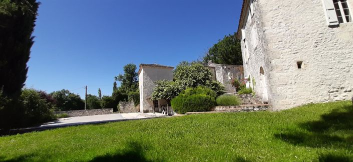 Image No.10-8 Bed House for sale