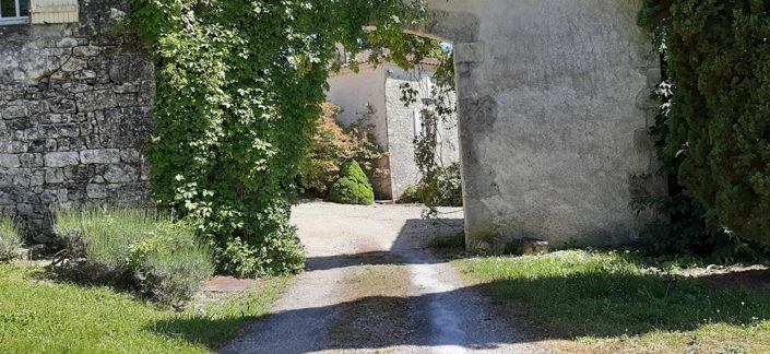 Image No.4-8 Bed House for sale