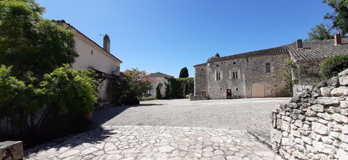 Image No.6-8 Bed House for sale