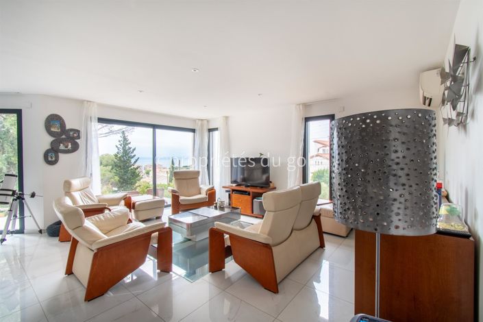 Image No.7-4 Bed House for sale