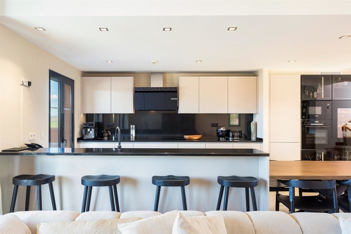 Image No.15-3 Bed House for sale