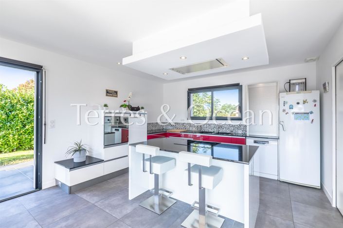 Image No.4-3 Bed House for sale