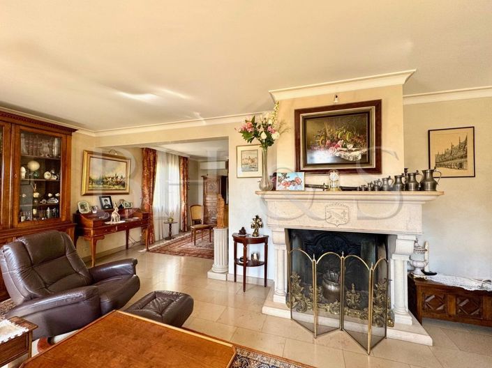 Image No.6-4 Bed House for sale