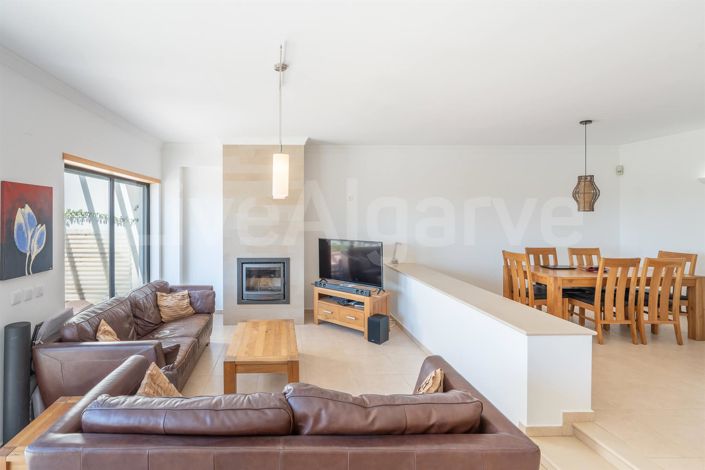 Image No.11-4 Bed House for sale