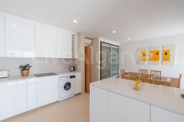 Image No.20-4 Bed House for sale