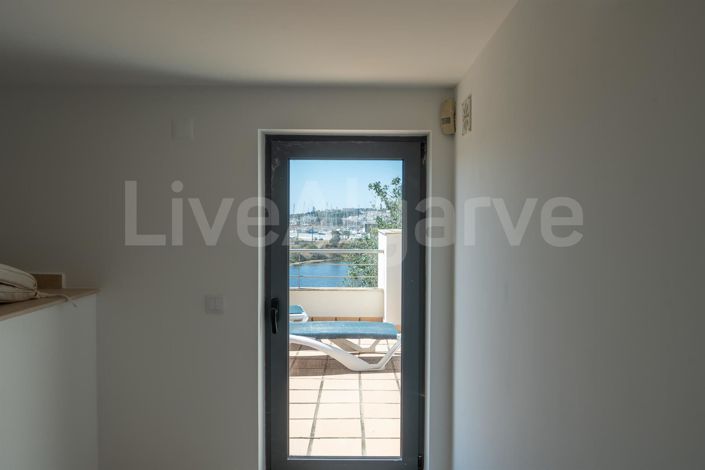 Image No.38-4 Bed House for sale