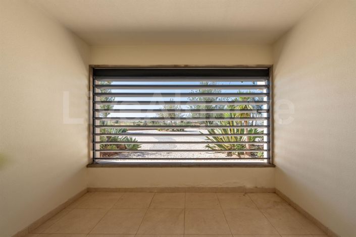 Image No.47-4 Bed House for sale